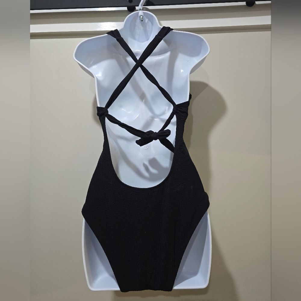 Becca Modern Edge Textured Plunging-Neck Swimsuit NWOT Size Small Black - Picture 4 of 5